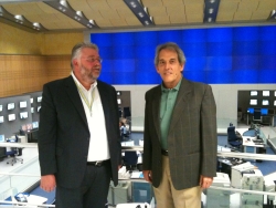 Angel Munoz Suarez und Karl E. Schedler vor der VLZ der DGT in Madrid